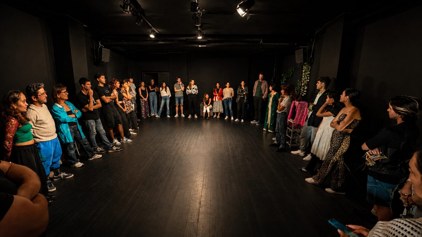 Grupo de alumnos del taller de teatro para principiantes, Espacio La Mansión, Barcelona